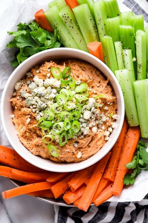 This Slow Cooker Buffalo Chicken Dip has everything you love about buffalo wings, only made into a dip – the perfect party appetizer, no messy hands! Slow Cooker Buffalo Chicken Dip, Buffalo Chicken Dip Oven, Healthy Football, Slow Cooker Buffalo Chicken, Buffalo Chicken Dip Crock Pot, Crock Pot Dips, Chicken Dip Recipe, Buffalo Chicken Dip Recipe, Football Snacks