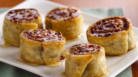 Cranberry-Orange Baklava Pinwheels Recipe - Pillsbury.com Pie Crust Dinner Recipes, Pie Crust Dinner, Greek Baklava, Pillsbury Pie Crust, Baklava Cheesecake, Baklava Recipe, Refrigerated Pie Crust, Pinwheel Recipes, Pie Crust Recipes