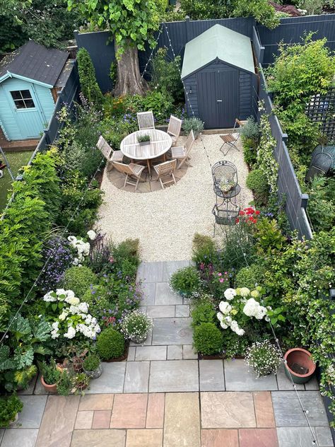 Small Garden Plans, Small Garden Layout, Small Garden Landscape, Narrow Garden, Small Courtyard Gardens, Courtyard Gardens Design, Back Garden Design, London Garden, Cottage Garden Design