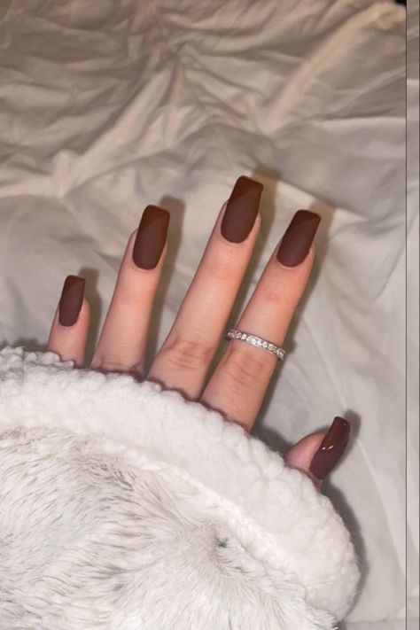 Dark Brown Matte Nails, Brown Hoco Nails, Brown Hands Nails, Matte Brown Acrylic Nails, Dark Beige Nails, Dark Brown Fall Nails, Brown Matte Nails Design, Brown Nails Acrylic Short, Dark Brown Nails Acrylic