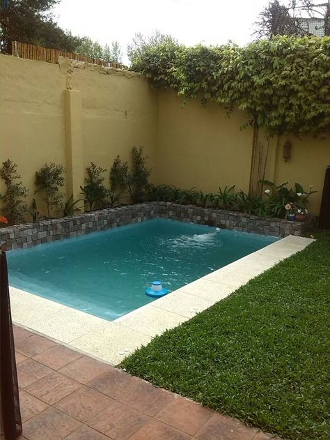 Pileta Terminada desde la galería : Piscinas rústicas de CC|arquitectos Patio Chico, Small Inground Pool, Kleiner Pool Design, Small Swimming Pools, Small Pool Design, Small Pools, Dream Pools, Backyard Pool Designs, Swimming Pools Backyard