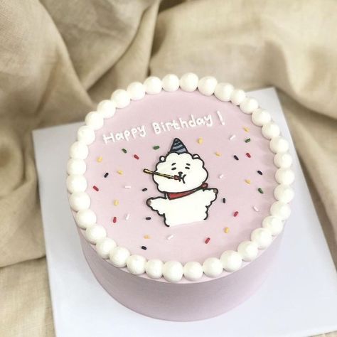 Rj Bt21 Cake Design, Kpop Cakes Ideas, Bt21 Cake Birthday Ideas, Korean Cake Bt21, Bts Bento Cake, Mini Cakes Ideas Birthday, Kpop Birthday Cake Ideas, Korean Cake Bts, Bts Birthday Cakes