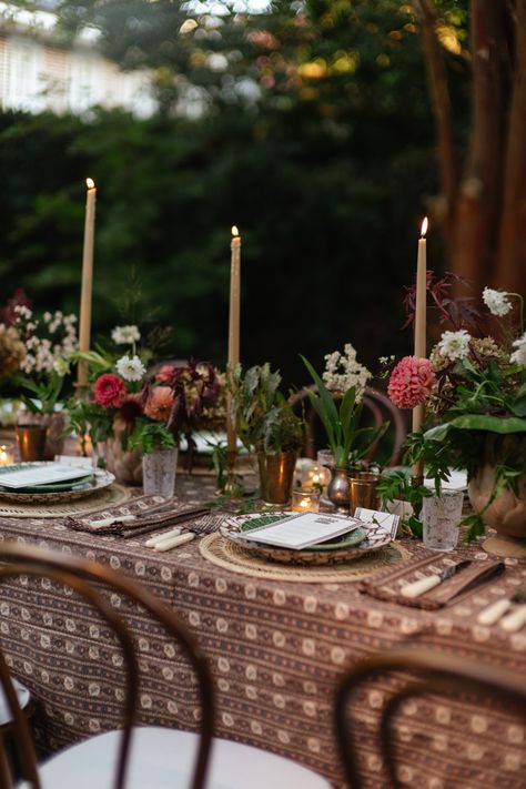 Setting a Thanksgiving Table - Julia Berolzheimer Fall Tablecloth, Fall Dinner Party, Julia Berolzheimer, Hosting Thanksgiving, Fall Table Settings, Autumn Table, Fall Table, Table Arrangements, Swirl Design