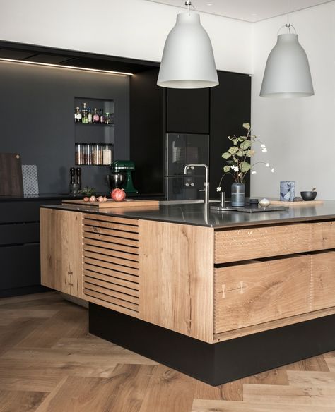 Kitchen Island Storage, Handleless Kitchen, Kitchen Manufacturers, Modern Kitchen Island, Wooden Floors, Kitchen Decor Modern, Scandinavian Kitchen, Bespoke Kitchens, Black Kitchens