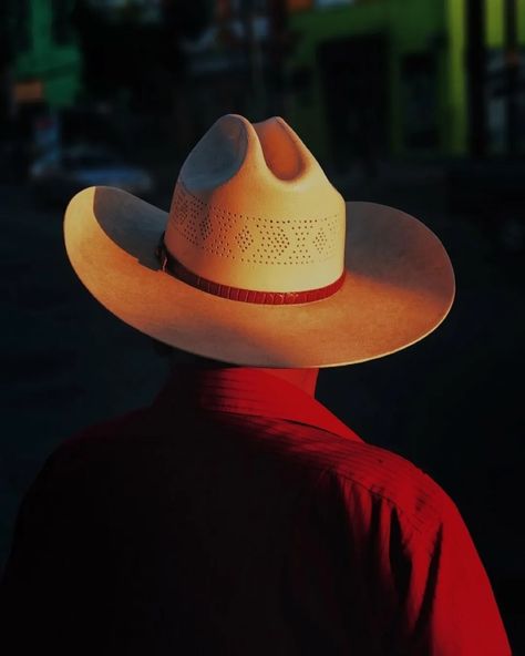 Cowboy Aesthetic, Urban Cowboy, Jetta A2, Cowboy And Cowgirl, Colour Photograph, Country Western, Color Photography, Color Inspiration, Hats For Men