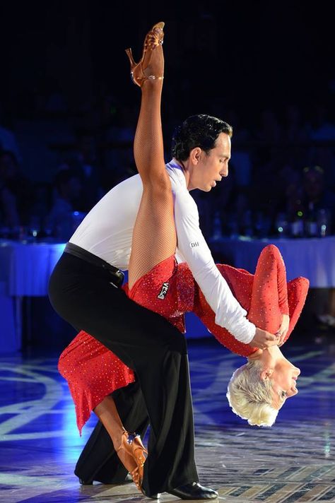 Rumba - Encyclopedia of DanceSport Types Of Ballroom Dances, Trip The Light Fantastic, Dance Dance Dance, Dancer Photography, Ballroom Competition, Tango Dancers, Dance Images, Ballroom Dance Latin, Tango Dance