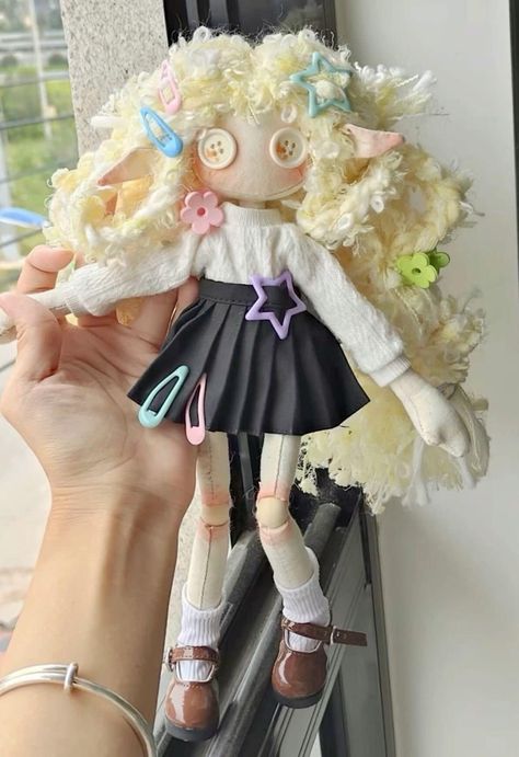 Kartu Remi, Coraline Doll, Cute Sewing Projects, Fantasy Art Dolls, Clothes And Shoes, Art Dolls Handmade, Doll Handmade, Doll Repaint, Cute Stuffed Animals