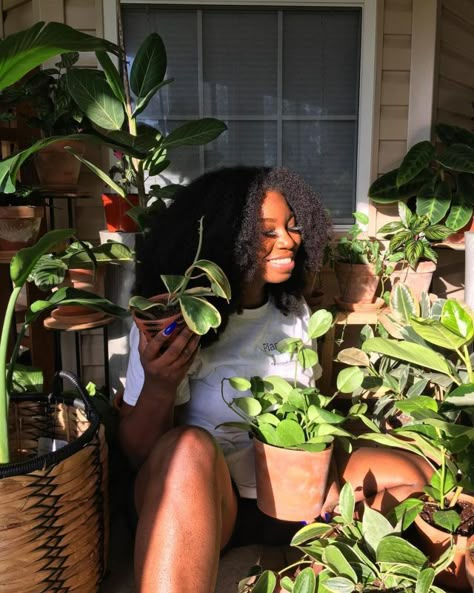 Black Owned Plant Shops You Need To Know - Black Girls With Gardens Dream Life Black Woman, Mom Aesthetic Black, Black Girls In Different Aesthetics, Black Herbalist Aesthetic, Gardening Black Woman, Black Women Herbalist, Black Plant Mom Aesthetic, Black Plant Mom, Flowers Aesthetic Black Women