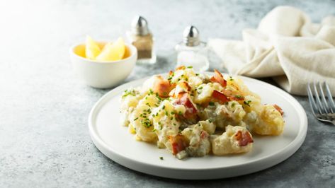 Loaded Baked Potato Salad Recipe Is a Cheesy, Comforting Twist on the Classic Side Pioneer Woman Potato Salad, Baked Potato Salad Recipe, Bacon Ranch Potato Salad, Making Potato Salad, American Potato Salad, Ranch Potato Salad, Loaded Baked Potato Salad, Cauliflower Potatoes Salad, Best Potato Salad Recipe