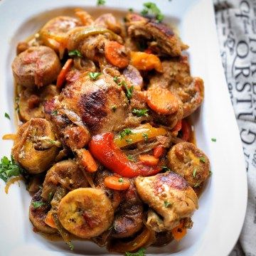 POULET DJ CAMEROUNAISE Chicken And Plantains, Home Chicken, Health Dinner, Favorite Chicken, Infrared Thermometer, Health Dinner Recipes, Signature Dishes, Best Dishes, African Food