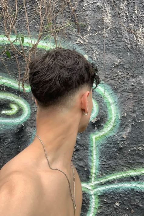 Mid Fade V Cut, Fade Cut For Men, Low Fade Long Hair, Hair Staly, Low Fade Haircut Men's, Men Short Hair Fade, Long Hair Fade, Taper Fade Short Hair, Mid Fade Haircut