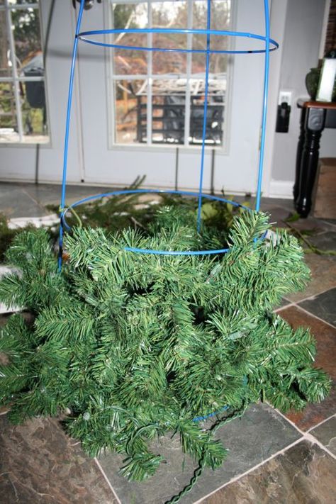 How to make a DIY tomato cage Christmas tree. Diy Tomato Cage Christmas Tree, Christmas Greenery Decor, Diy Tomato Cage, Tomato Cage Christmas, Winter Porch Decor, Christmas Tree Tutorial, Diy Snowman Decorations, Tomato Cage Christmas Tree, Tennessee Christmas