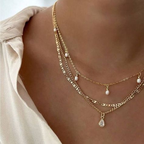 Gold Layered Jewelry Aesthetic, Necklace Stacks Gold, Necklace Stacks, Hoco 2024, Diamond Decor, Boutique Packaging, Jewelry Formal, Lili Claspe, Dance Ideas