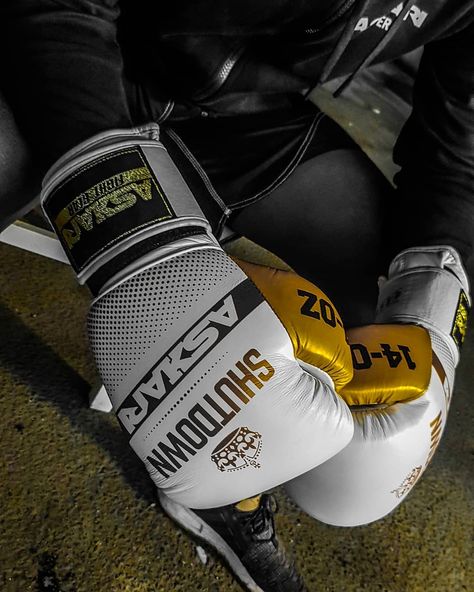 𝚊𝚜𝚔𝚊𝚛𝚒 𝚡 𝚜𝚑𝚞𝚝𝚍𝚘𝚠𝚗 𝚐𝚕𝚘𝚟𝚎𝚜🔥 . . #boxinggloves #limitededition #shutdown #fightwear #fightgear #askari #askarifightwear #askarifighter #traininginspo #fighter #fighters #streetwear #streetwearbrand Boxing Gloves Aesthetic, Boxe Aesthetic, Muay Thai Aesthetic, Boxer Aesthetic, Gloves Aesthetic, Boxe Thai, Muay Thai Shorts, Mma Shorts, How To Be Graceful