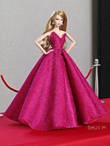 Red Carpet Arrival | Jesus Medina | Flickr Pink Couture, Barbie Dress Pattern, Barbie Dresses, Elegant Gowns, Barbie Wedding Dress, Barbie Fashionista Dolls, Barbie Wedding, Barbie Gowns, Doll Clothes Barbie