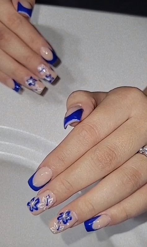 Mid length blue tipped nails with blue and white flowers Nail Designs Square Medium, Blue Tipped Nails, Nails With Blue And White, Square Blue Nails, Summer Nails With Flowers, Tipped Nails, Blue Summer Nails, Nails With Blue, Nails With Flowers