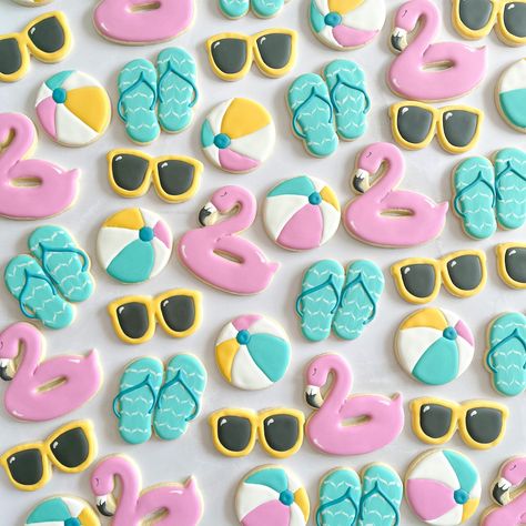 Pool Party Cookies, Summer Themed Party, Cookies Unique, Cookies Summer, Flip Flop Cookie, Summer Sugar Cookies, Flamingo Pool Parties, Food Deserts, Flamingo Pool Float