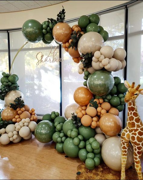 Jungle Party Table Decor, Wild One Balloon Decor, Trending Party Decor, Safari Birthday Balloons, Jungle Theme Birthday Party Decorations, Jungle Theme Decorations, Safari Birthday Party Decorations, Safari Baby Shower Boy, Safari Balloon