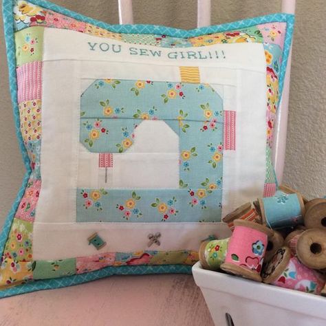 I am super excited to share my latest pattern "You Sew Girl" with you all! It's a fun little pillow for your sewing space. The pillow cover fits a 12" pillow form, and the center sewing machine block is 6" finished for those of you who wanted to make it... Nice Pillows, Girls Pillows, Sewing Machine Cover, Beginner Sewing Projects Easy, Sewing Pillows, Leftover Fabric, Sewing Rooms, Fabric Baskets, Mini Quilts