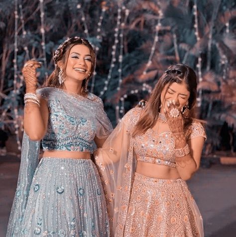 Lehnga Poses With Sister, Sisters Photoshoot Ideas, Lehnga Photoshoot Poses, Anam Darbar, Sisters Photography Poses, Nagma Mirajkar, Bridesmaid Poses, Bridesmaid Photoshoot, Sisters Photoshoot Poses