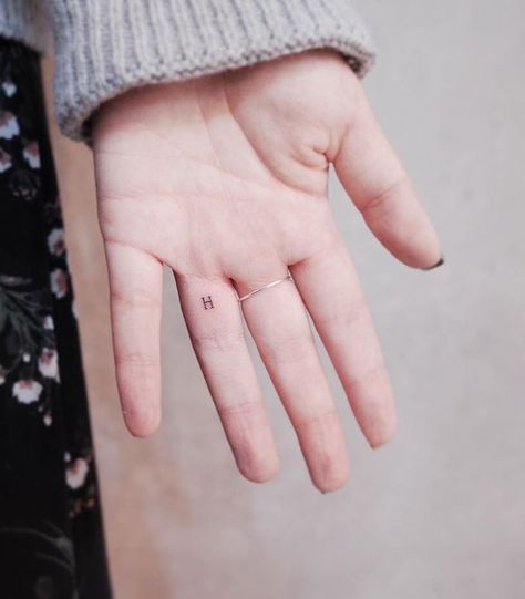 Finger Tattoos Fade, Side Finger Tattoos, Inner Finger Tattoo, Small Letter Tattoo, Heart Tattoo On Finger, Tattoo 2024, Cute Finger Tattoos, H Tattoo, Small Finger Tattoos