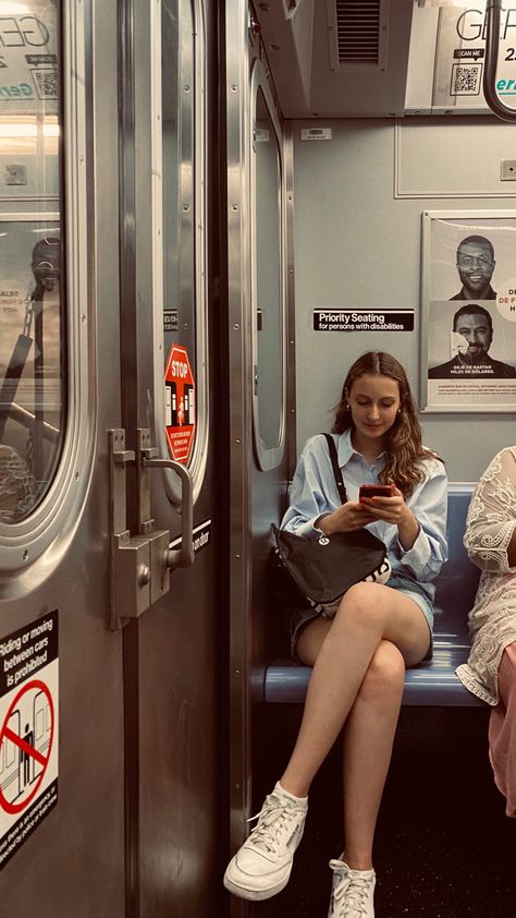 #subway #outfit #outfitideas #aesthetic #shirt Sitting On Subway, People In Subway, Subway Outfit, People On The Subway, Background Practice, Train Seat, London Underground Tube, Metro Subway, Random People