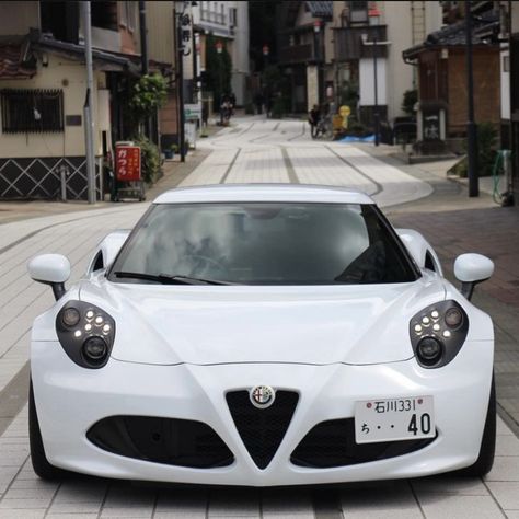 Alfa Romeo 4C Alfa Romeo 4c, Alfa Romeo Cars, Super Luxury Cars, F1 Drivers, Whips, Alfa Romeo, Luxury Cars, Layout, Cars