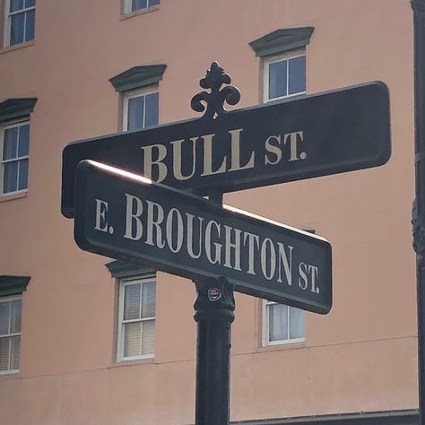 Old Street Signs, Wooden Street Signs, Signs Aesthetic Street, Aesthetic Signs Street, Sign Aesthetic Street, Street Sign Logo, Old Street Aesthetic, Street Signs Aesthetic, Signage Aesthetic