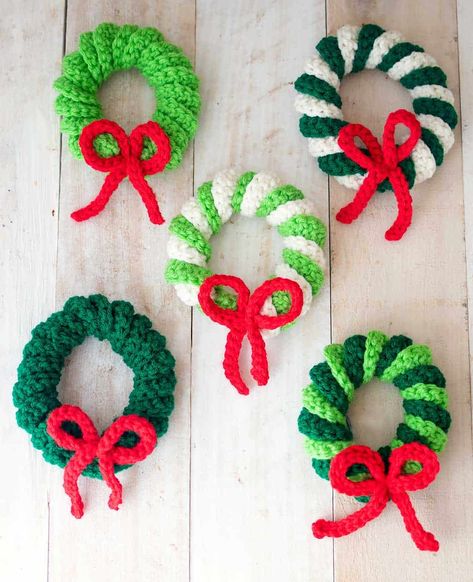 Mini Christmas Wreath Crochet Pattern - Crochet Mini Christmas, Crochet Wreath Ornament, Mini Christmas Wreath, Crochet Wreath Pattern, Wreath Crochet, Owl Knitting Pattern, Crochet Christmas Wreath, Crochet Ornament Patterns, Crochet Wreath