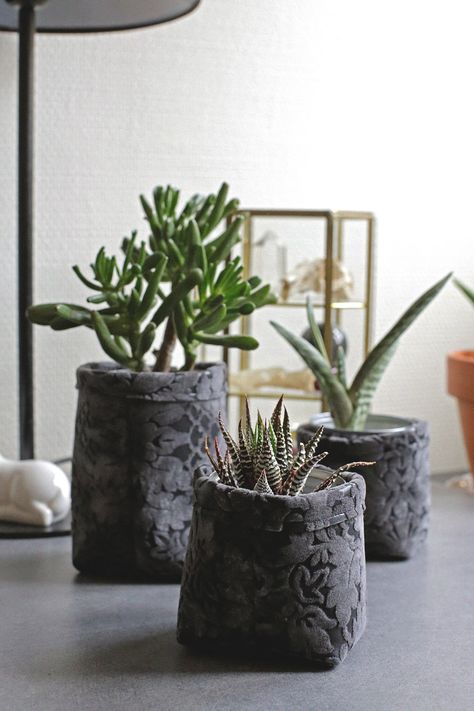 DIY : cache pot en tissu Cache Pot, Deco Floral, Planter Pots, Vase, Couture