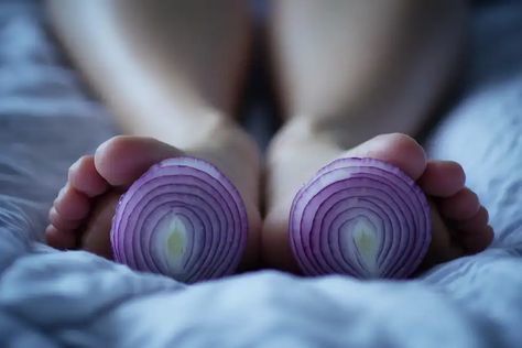 Why You Should Sleep with Onion in Your Socks Onion Sick Remedies, Onion On Feet For Cold, Benefits Of Onions In Socks, Onion Feet Remedy, Raw Onion For Sickness, Onion Sock Remedy, Onion Cold Remedy, Onion Remedies For Cold, Onion On Feet For Cough