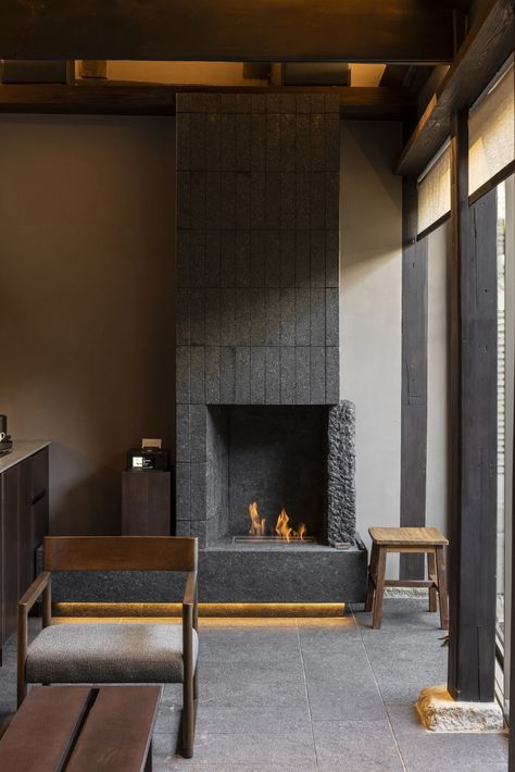 YinjiSpace - Z_Lab x Hanok Essay Nuha Japanese Fireplace, Melbourne Suburbs, Music Flow, Small Bathtub, Large Beds, Urban Setting, Modern Urban, Back Garden, Maine House