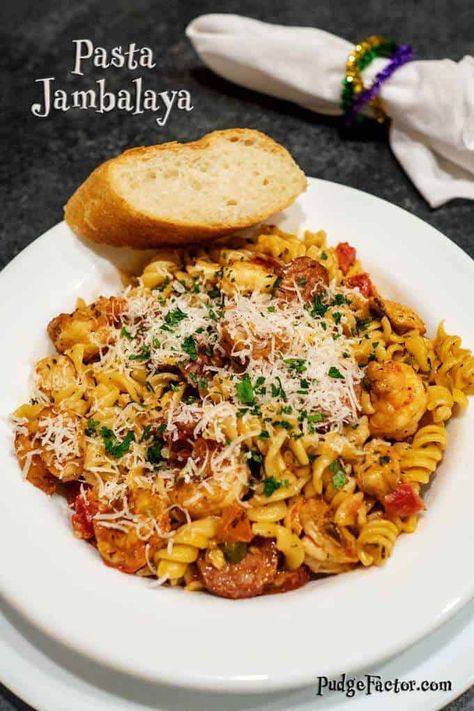 Pasta Jambalaya replaces rice that is generally cooked with the jambalaya with pasta, and adds heavy cream to create an unforgettable meal! via @c2king Jambalaya Recipe With Pasta, Yardhouse Jambalaya Copycat, Recipes With Crawfish, Jumbalaya Pasta, Pasta Jambalaya, Jambalaya Recipes, Pasta Food Recipes, Pasta Casseroles, Jambalaya Pasta