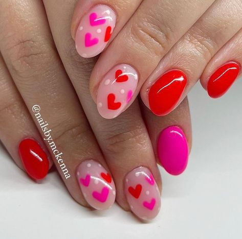 McKenna Edwards // Utah Nail Tech on Instagram: "OKAYYYY these are the cutest Valentine’s nails you’ll see all day. 💗✨💋 Inspiration: @karin.nailedit - #nails #gelnails #hardgelnails #naturalnails #utahnails #utahnailtech #licensednailtech #nailstagram #nailsofinstagram #nailsonfleek #nailsoftheday #cutenails #nailinspo #manicure #prettynails #nailart #handpaintednailart #freehandnailart #luminarynailsystems #trendynails #manicure #2023nails #hardgel #spanishforknails #provonails #springville Time Nails, Deco Nails, Teen Nails, Valentine Nail, Hard Gel Nails, S Nails, Valentine Nail Art, February Nails, Valentine Nails