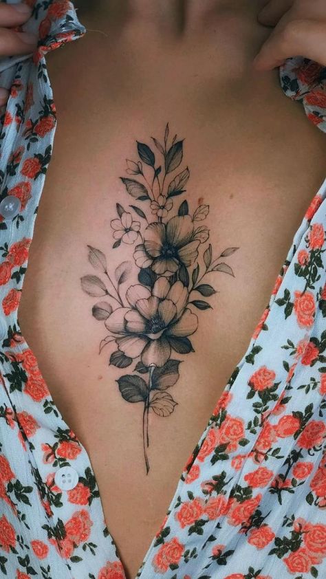 Sternum Tattoos For Women, Women Sternum Tattoo, Brust Tattoo Frau, Sternum Tattoos, Sternum Tattoo Design, Botanical Tattoos, Underboob Tattoo Designs, Tato Dada, Scar Tattoo