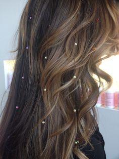 Sleek Prom Hair, Nye Hairstyles, Hair Tinsel, Hair Dyes, Packaging Diy, Tour Outfits, Glitter Hair, Sleek Hairstyles, Hair Strand