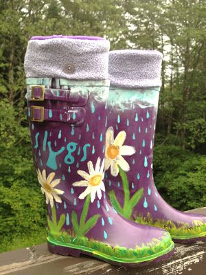 Paint your own Wellies Boots Makeover, Festival Wellies, Rainboots Outfit, Cute Rain Boots, Boots Diy, Cute Phrases, Singing In The Rain, Custom Paint Jobs, Rubber Boot