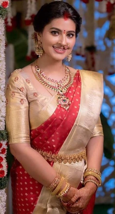 Maggam Blouse, Bridal Sarees South Indian, Pattu Saree Blouse Designs, Wedding Saree Blouse, Wedding Saree Blouse Designs, Wedding Blouse Designs, Women Faces, Saree Blouse Patterns, Half Saree Designs