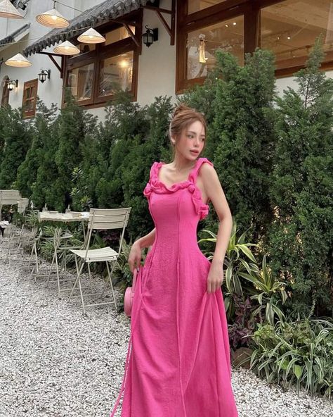 Simple Long Dress, Style Selfie, Best Wedding Guest Dresses, Korean Outfit Street Styles, Pink Perfume, Fairytale Dress, Stylish Dresses For Girls, Fashion Dresses Casual, Casual Style Outfits