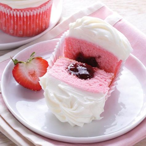 Fruit-Filled Cupcakes Cake Portions, Strawberry Cake Mix, Filled Cupcakes, Vanilla Frosting, Piece Of Cake, Yummy Cupcakes, Strawberry Cake, Let Them Eat Cake, Cupcake Recipes