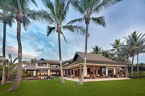 Home In Hawaii, Hawaii Design, Kailua Beach, Hawaii House, Hawaiian Homes, Hawaii Homes, Residential Architect, Island Decor, Expensive Houses