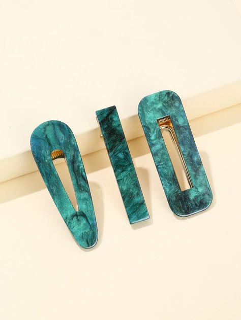 Resin Clips, Epoxy Design, Dark Green Hair, Resin Hair Clips, Inspirational Decals, Friend Photography, Alligator Hair Clip, Art And Craft Materials, Mirror Decal