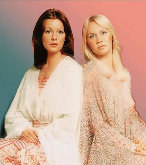 Frida And Agnetha, Abba Style, Abba Voyage, Abba Outfits, Frida Abba, Iconic Artists, Abba Mania, Big Pops, Denise Richards