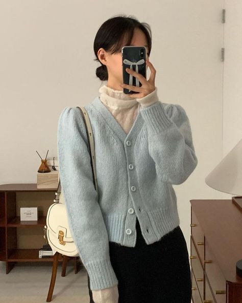 Light Blue Cardigan Outfit Winter, Blue Cardigan Outfit Winter, Light Blue Cardigan Outfit, Soft Pastel Aesthetic Outfits, Blue Cardigan Outfit, Winter Cardigan Outfit, Student Outfit, Blue Coquette, Korean Winter Outfits