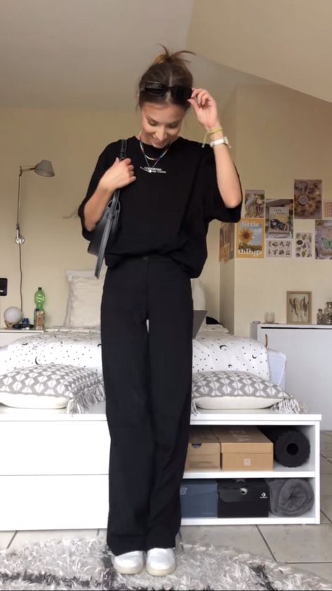 Long Black Slacks Outfit, Black Pants And Tshirt Outfit, Daily Basic Outfits, Black Straight Trousers Outfit, Smart Casual Black Outfit, Baggy Black Trousers Outfit, Normcore Outfit Women, Black Trousers Outfit Summer, Normcore Aesthetic Outfit