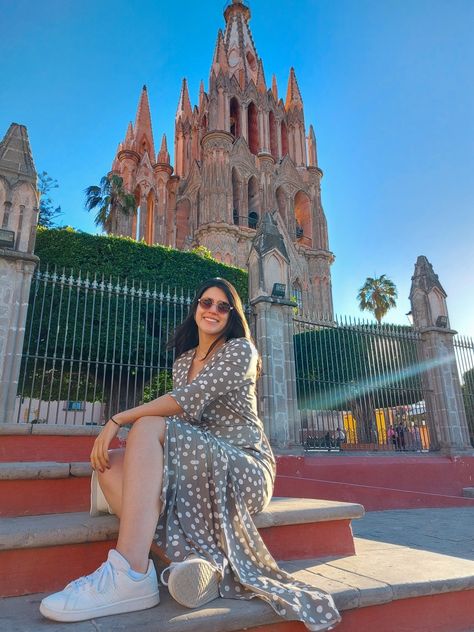 San Miguel de Allende San Miguel De Allende Photo Ideas, Best Photo Poses, Sport Chic, Instagram Inspo, Selfie Poses, Poses For Pictures, Picture Poses, Outfits Casuales, Photo Poses