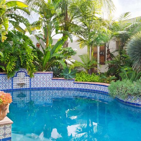 Spanish Pool Ideas, Spanish Revival Pool, Modern Spanish Pool Design, Mexican Style Pool, Mexican Tile Pool, Mexican Pool Tile, Mediterranean Pool Tile, Mediterranean Style Pool, Spanish Pool Design