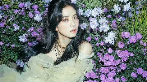 Flower Photoshoot, Blackpink Members, Beautiful Inside And Out, Blackpink And Bts, Pink Kpop, Foto Ideas Instagram, Jisoo Blackpink, Ji Soo, Blackpink Photos