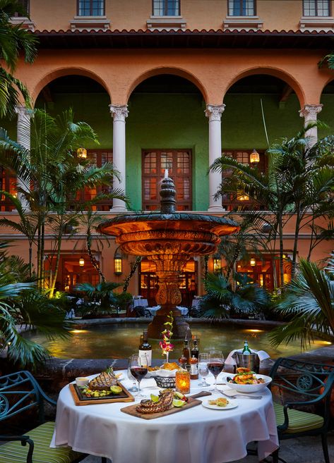 fontana-dining Poolside Dining, Biltmore Hotel, Romantic Restaurants, Miami Gardens, The Biltmore, Florida Hotels, Gorgeous Scenery, Hotel Guest, Coral Gables