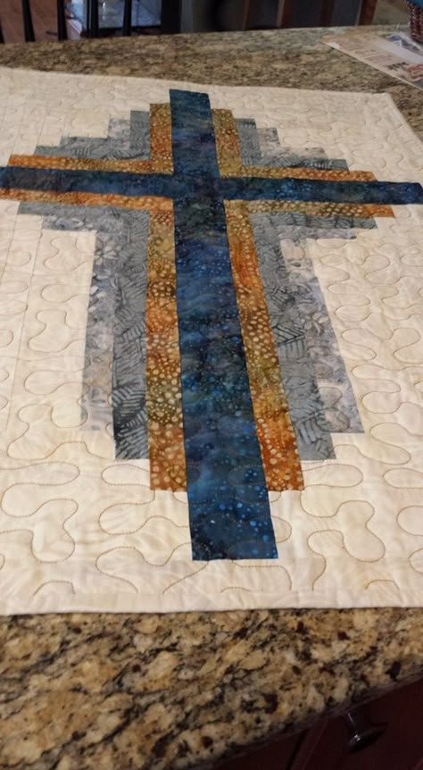 Log Cabin Cross by Janice Fogel‎ Log Cabin Cross Quilt, Cross Quilt Pattern, Quilting Patterns Free, Log Cabin Quilting, Pineapple Quilt Pattern, Cross Quilts, Church Banners Designs, Quilt Pattern Free, Log Cabin Quilt Pattern